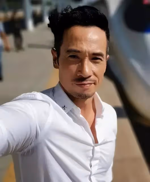 TVB吸金王由兩位視帝明爭暗鬥,均組夫妻檔出場,望提升熱度