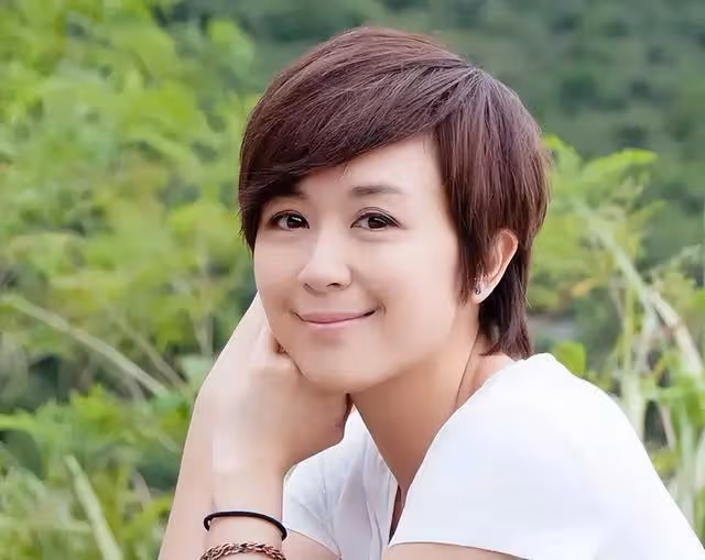 前TVB人氣花旦離婚後移居紐西蘭,為教育子女,努力學習增值自己