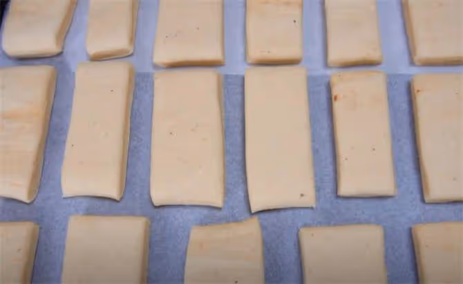 香掉牙燒餅詳細教程，外脆里軟層次多，咸香味濃，做法簡單又好吃