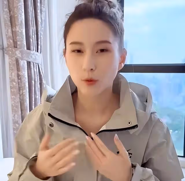 何超蓮自曝婚後想讓竇驍養她,媽媽的肺腑之言改變了自己的選擇
