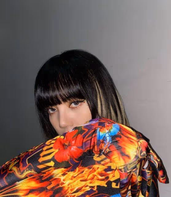 Lisa雜誌封面造型驚艷,短短兩月港泰日韓四版VOGUE封面悉數拿下