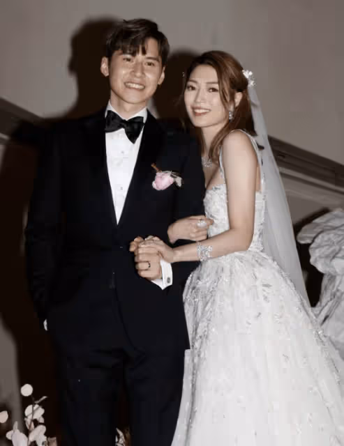 恭喜!TVB女星低胸婚紗出嫁!與英皇男星情深擁吻場面感人