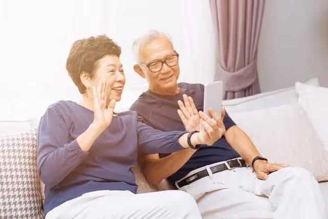 勸兒子晚婚晚育,給他兩套房,存款200萬,我的養老生活卻透心涼