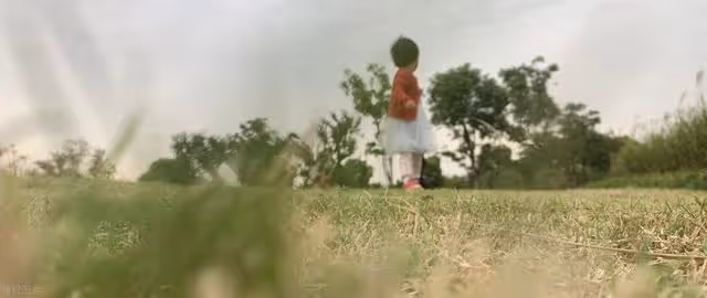 單親10年，兒子給我買150平房子，每月給6000工資，我卻心寒發涼