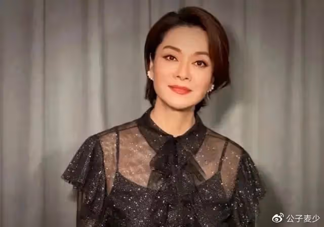 毛阿敏參加愛女成人禮!學霸女兒打唇釘惹爭議,打扮成熟倒像28歲