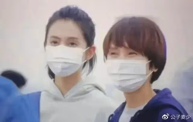 毛阿敏參加愛女成人禮!學霸女兒打唇釘惹爭議,打扮成熟倒像28歲