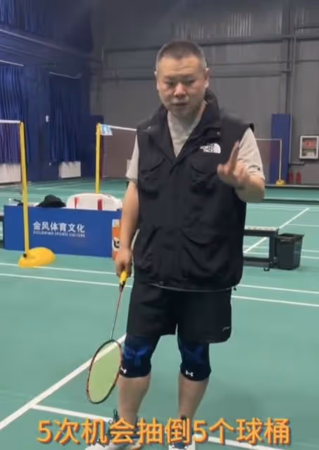 受私生子風波影響?38歲岳雲鵬頭髮花白,頭頂大片斑禿憔悴不少