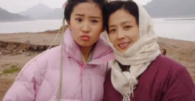 劉亦菲的媽媽劉曉莉：兩婚兩離，64歲依舊單身，長得比女兒還漂亮