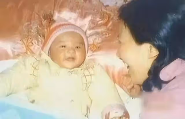 劉亦菲的媽媽劉曉莉：兩婚兩離，64歲依舊單身，長得比女兒還漂亮