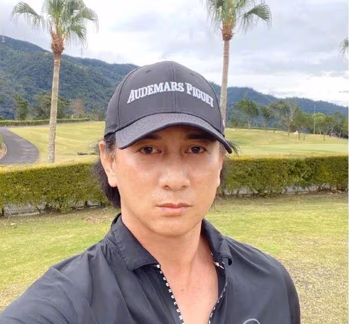 52歲吳奇隆真是老了!頭髮花白發福明顯,被網友調侃跟劉詩詩像「兩代人」