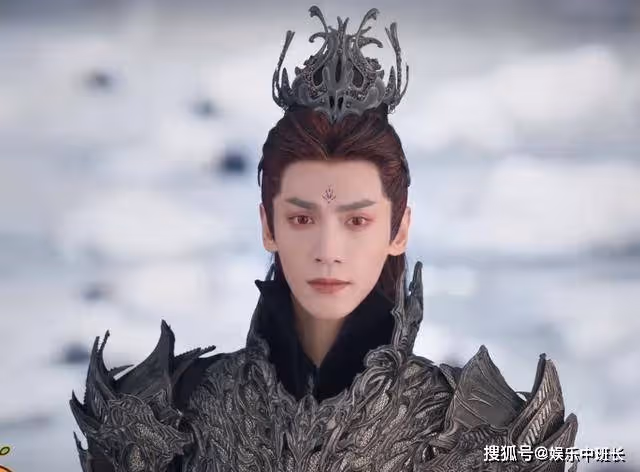 《長月燼明》葉夕霧身死變黎蘇蘇,爹爹一句話讓她發寒,都是澹臺燼的局