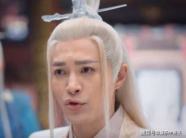 《長月燼明》葉夕霧身死變黎蘇蘇,爹爹一句話讓她發寒,都是澹臺燼的局