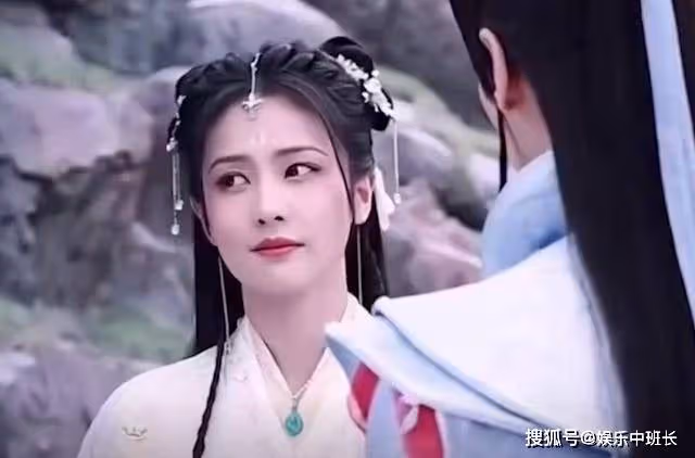《長月燼明》葉夕霧身死變黎蘇蘇,爹爹一句話讓她發寒,都是澹臺燼的局