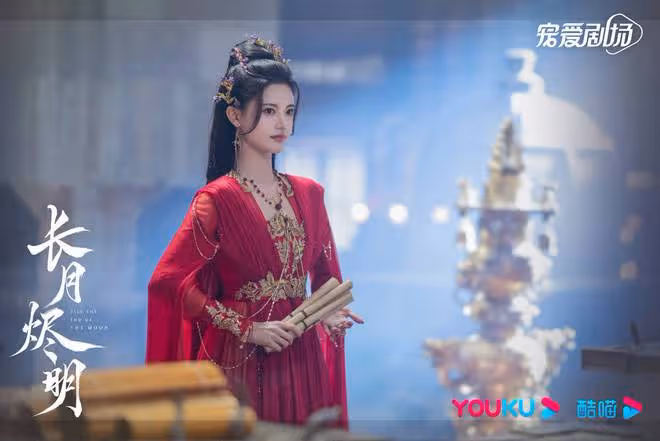 《長月燼明》女三孫珍妮扮相性感嬌媚 艷壓白鹿、陳都靈獲封「最美九尾狐」