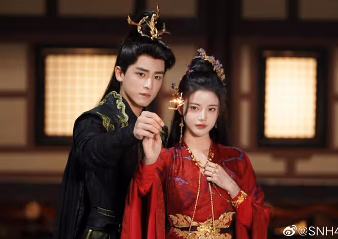 《長月燼明》女三孫珍妮扮相性感嬌媚 艷壓白鹿、陳都靈獲封「最美九尾狐」