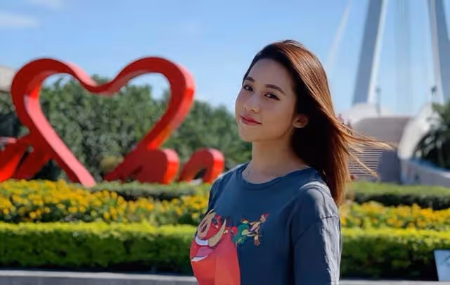 TVB知名女星被曝將約滿離巢,因演技爛惹差評,入行九年不受捧