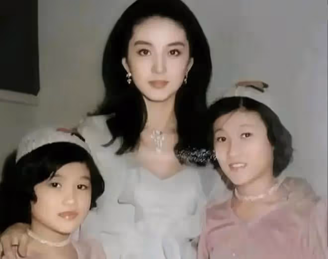 68歲林青霞再傳離婚，邢李原讓私生子認祖歸宗，私生子真容疑曝光