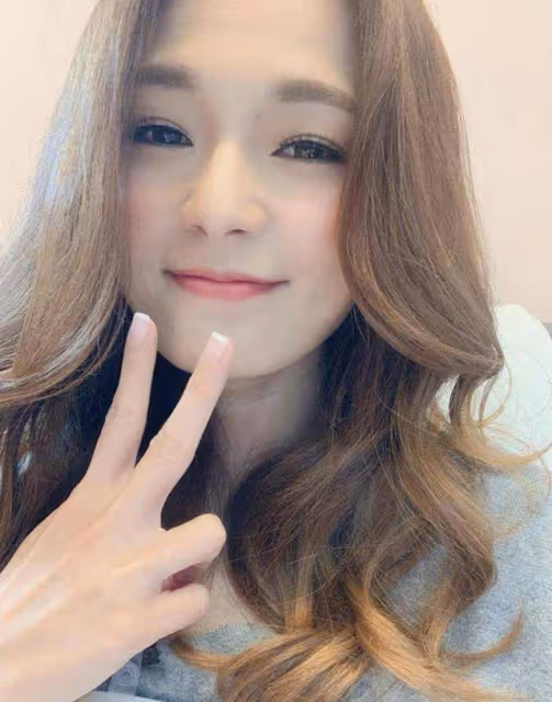 TVB花旦被傳買了10個單位被封樓後,離婚後與搭檔傳緋聞