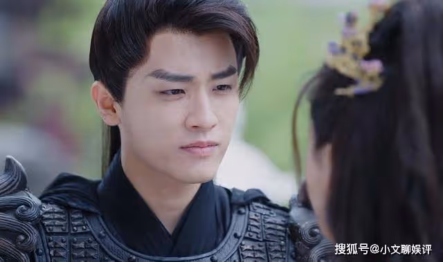 《長月燼明》寧斷尾也不願苟活，翩然下線後，才知她愛的人到底是誰