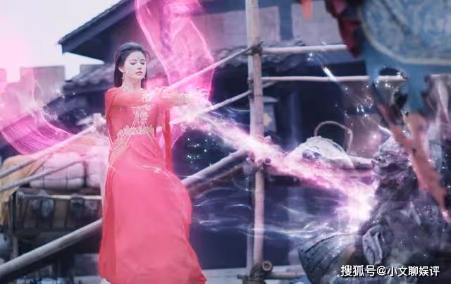 《長月燼明》寧斷尾也不願苟活，翩然下線後，才知她愛的人到底是誰