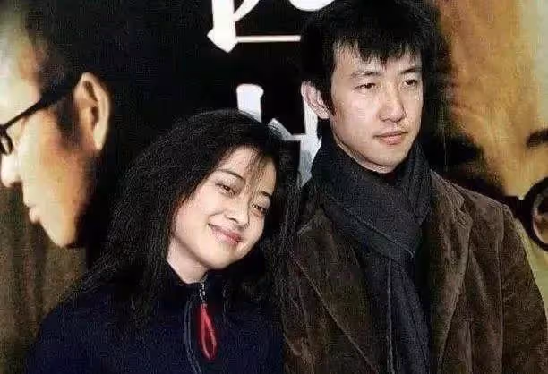 48歲梅婷疑似懷三胎,曬照片肚子凸起眼圈發黑,家中豪宅意外曝光