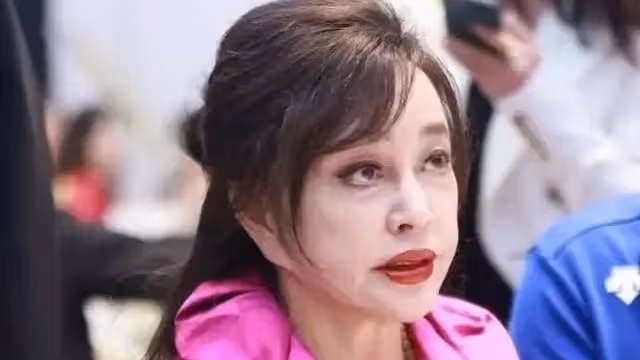 劉曉慶趙雅芝生圖流出，這一次，「不老女神」們的濾鏡碎了一地