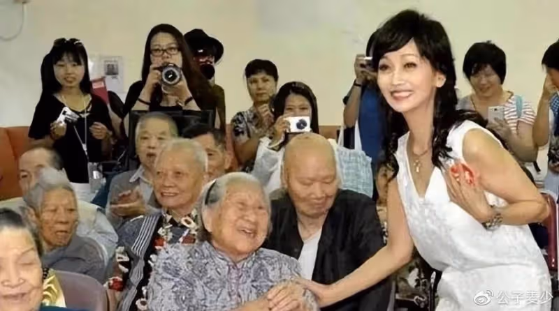 劉曉慶趙雅芝生圖流出,這一次,「不老女神」們的濾鏡碎了一地