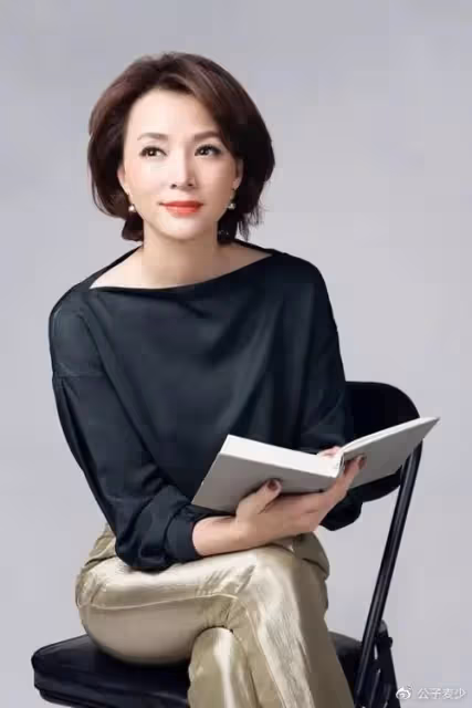 劉曉慶趙雅芝生圖流出,這一次,「不老女神」們的濾鏡碎了一地