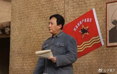 70歲唐國強回國辦藝術展!常居國外生活太瀟灑,收門票1299被吐槽