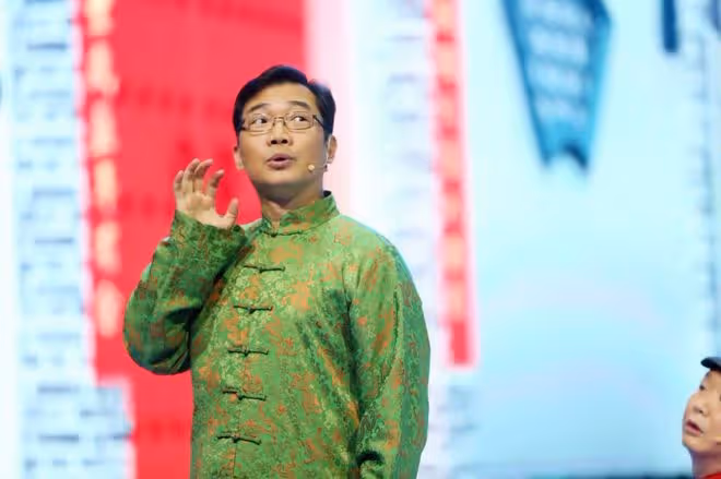 他曾是相聲界大梁,開280萬保時捷撞倒大爺,揚言:幸虧你碰到了有錢人