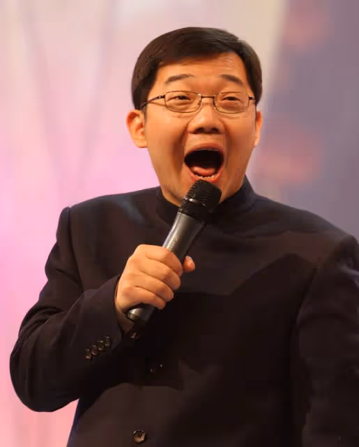 他曾是相聲界大梁,開280萬保時捷撞倒大爺,揚言:幸虧你碰到了有錢人
