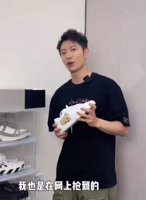 疑充大頭遭拆穿!TVB帥氣男星拍片分享大宅內景,被指非自己房子