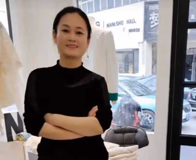 陳亞男服裝店成網紅打卡地，一男子打扮怪異專程來「探店」