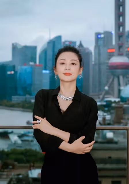 北京的那一晚，扯開了陳紅最後的遮羞布，陳年往事皆被扒出