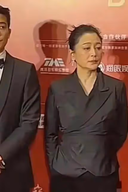 北京的那一晚，扯開了陳紅最後的遮羞布，陳年往事皆被扒出