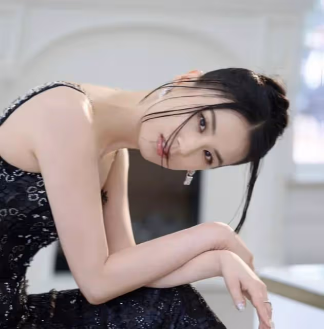費加羅紅毯女明星造型：江疏影黃聖依撞髮型，袁姍姍臉僵金晨優雅