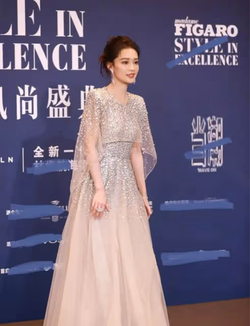 費加羅紅毯女明星造型：江疏影黃聖依撞髮型，袁姍姍臉僵金晨優雅