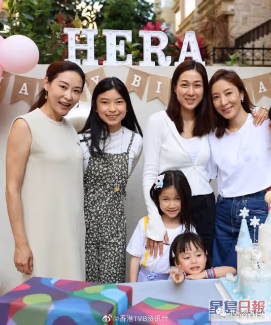 鍾嘉欣一拖三去迪士尼態度親民！大女五官精緻甩爸爸強大基因