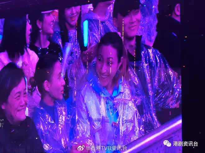 何超雲預支蜜月與未婚夫游日高調放閃！東京鐵塔下合照一動作現小女人Feel