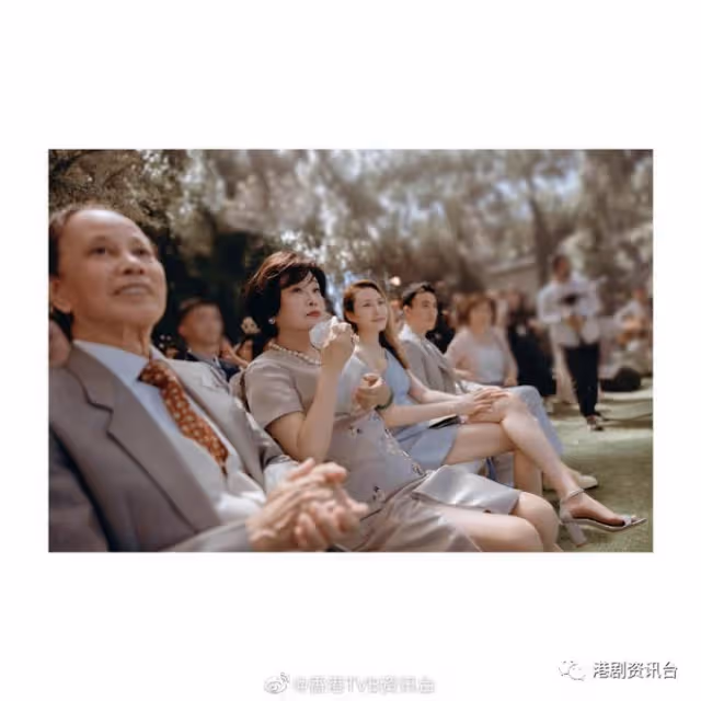 何超雲預支蜜月與未婚夫游日高調放閃！東京鐵塔下合照一動作現小女人Feel