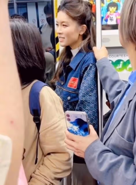 親民！港女星全身超十萬名牌現身地鐵，婚後變過億闊太拒做少奶奶