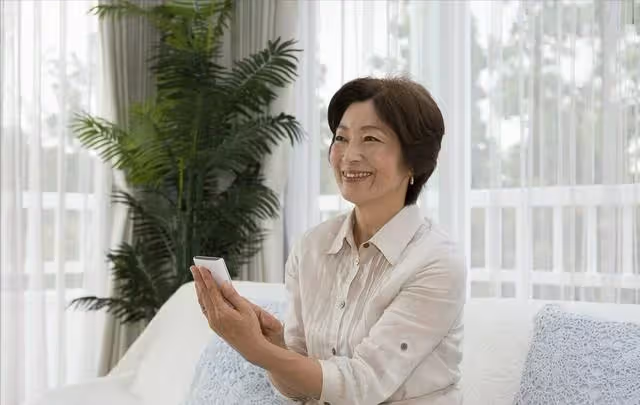 弟媳再婚拋棄兒子,我把侄子供到博士,如今弟媳找上門:這是我兒!
