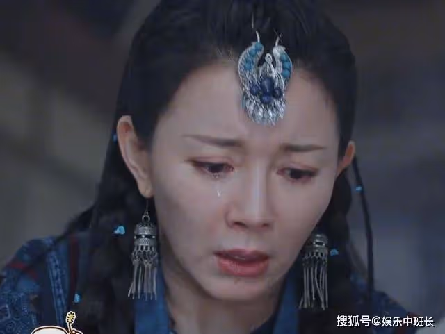 《長月燼明》柔妃復活現身,一聲燼兒阻止澹臺燼入魔,黎蘇蘇傻眼了!
