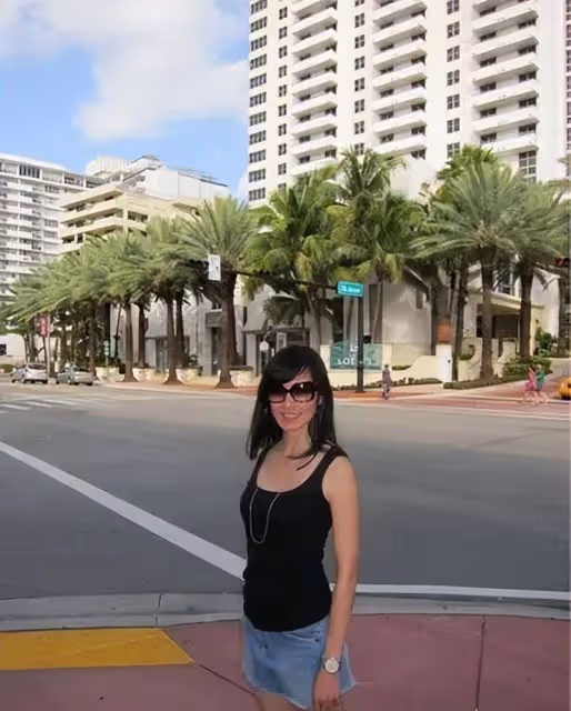 林熙蕾與圈外老公合照,身材年輕臉似少女般緊緻,老公卻看著像爹