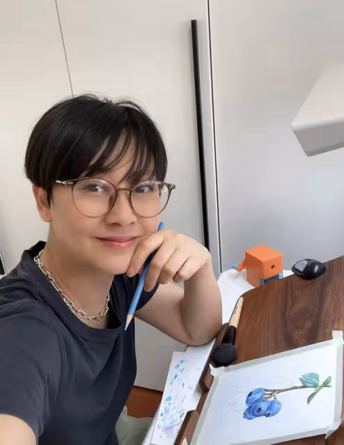 張衛健陪老婆應酬路邊苦等,張茜醉酒手舞足蹈,無子定居北京豪宅