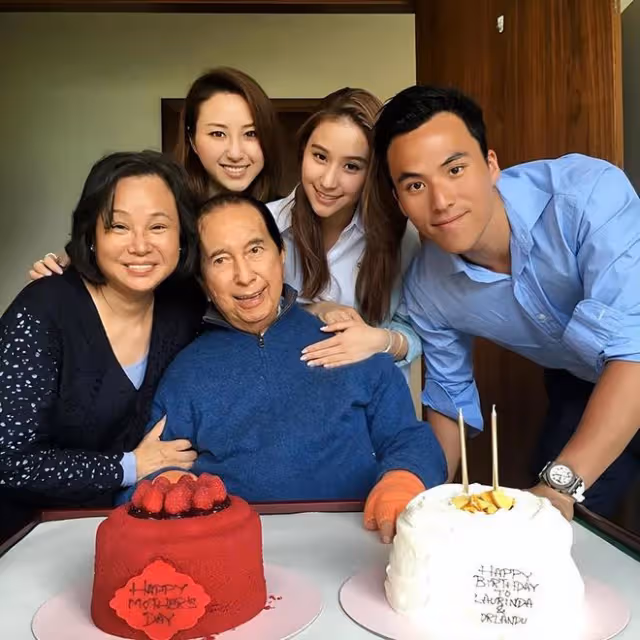 何超雲與未婚夫感情發展快速,兩人國外秀恩愛頻繁放閃