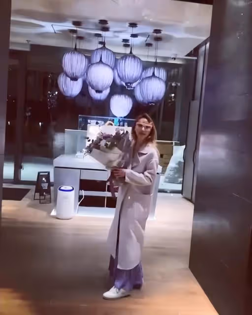 何超雲與未婚夫感情發展快速,兩人國外秀恩愛頻繁放閃