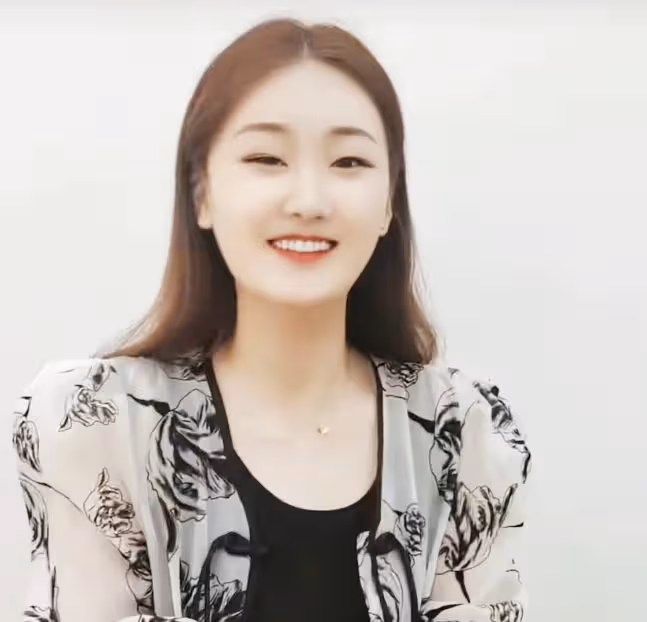 陳亞男逆襲了，服裝店生意火爆，與大衣哥兒子的婚姻已成過眼雲煙