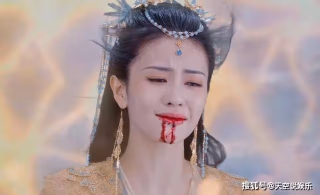 《長月燼明》大婚之日,澹臺燼穿的綠色婚服,處處透露著君王的卑微