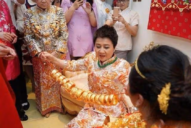 賭王奉上14億嫁妝，是為何超盈的叛逆買單？何超蓮卻給足竇驍面子